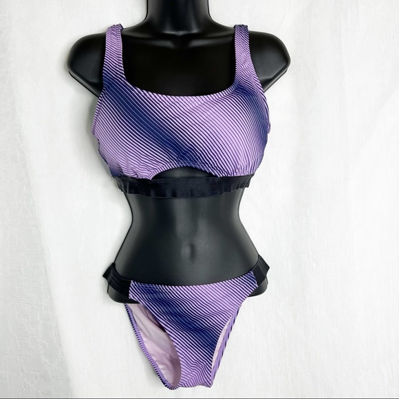 VICTORIAS SECRET Bikini - Picture 5 of 13